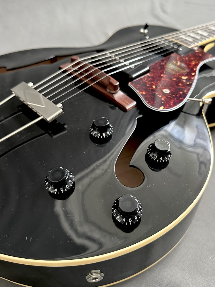 Heritage, Custom Shop Factory Special H-575 Dogear P90 Electric Guitar, Ebony – Bild 2